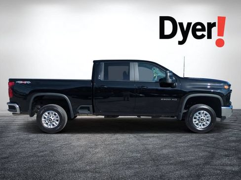 Used 2026 Chevrolet Silverado 2500 LT AWD/4WD image 2