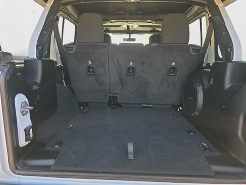 Used 2023 Jeep Wrangler Unlimited Sport AWD/4WD image 12