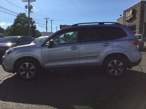 Used 2017 Subaru Forester 2.5i w/ Alloy Wheel Package AWD/4WD image 11