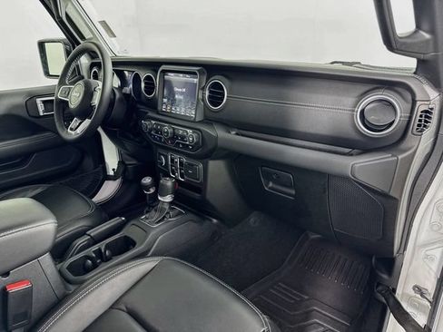 Used 2023 Jeep Wrangler Unlimited Sahara w/ Cold Weather Group AWD/4WD image 36