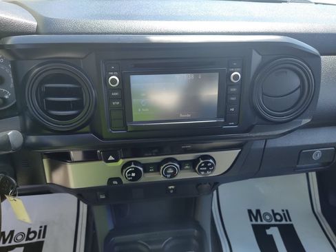 Used 2018 Toyota Tacoma SR RWD image 65