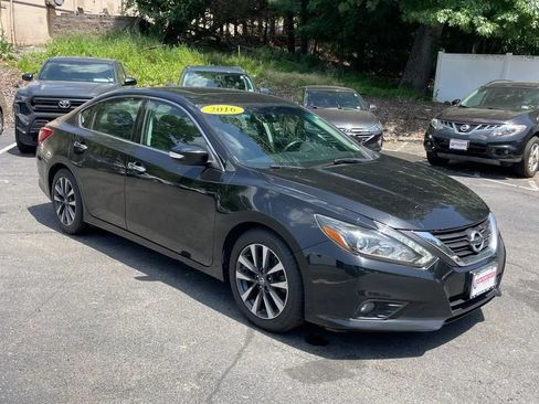 Used 2016 Nissan Altima 2.5 SL w/ 2.5 Technology w/LED Package FWD image 12
