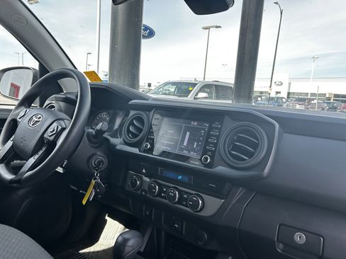 Certified 2022 Toyota Tacoma SR AWD/4WD image 14