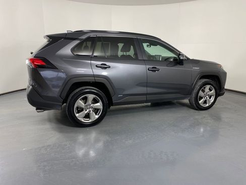 Certified 2021 Toyota RAV4 XLE Premium image 6