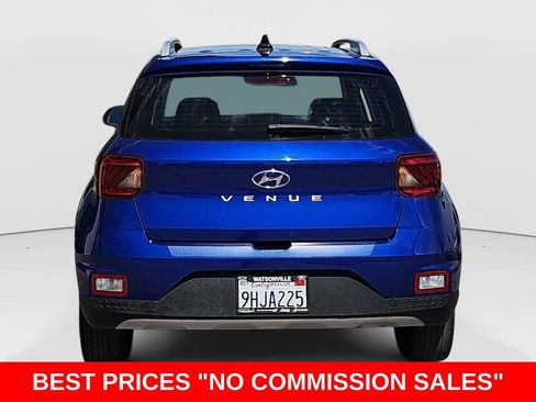 Used 2022 Hyundai Venue Limited FWD image 4