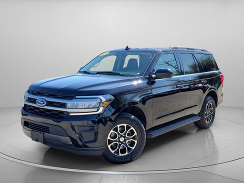 Used 2024 Ford Expedition XLT image 2