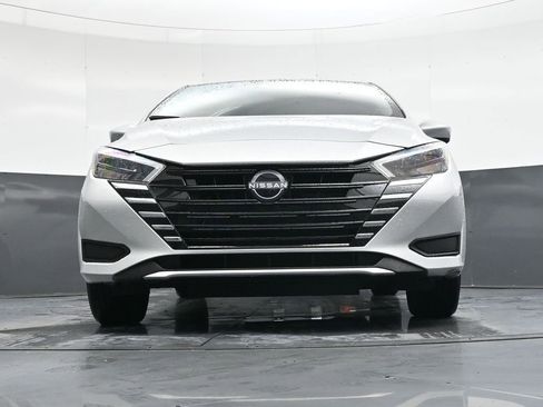 Used 2025 Nissan Versa SV w/ Trunk Package image 31