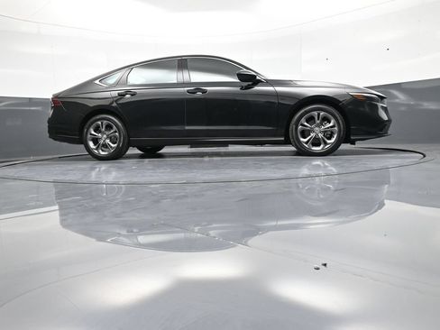 Certified 2023 Honda Accord EX image 29