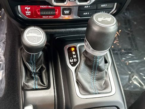 Used 2021 Jeep Wrangler Unlimited Rubicon 4xe w/ Cold Weather Group AWD/4WD image 18