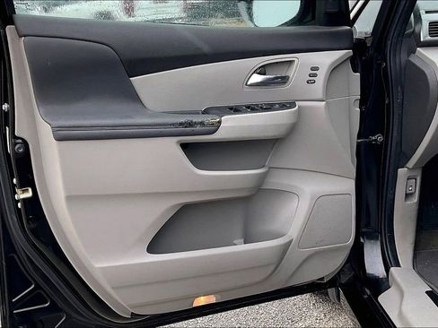 Used 2014 Honda Odyssey Touring image 17