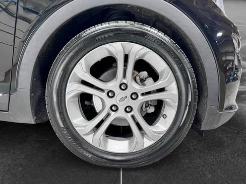 Used 2017 Chevrolet Bolt LT image 32