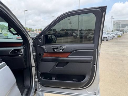 Used 2020 Lincoln Navigator L Reserve RWD image 33
