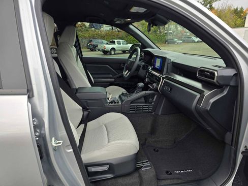 Certified 2025 Toyota 4Runner SR5 image 11