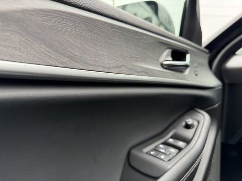 Used 2025 Jeep Grand Cherokee L Limited w/ Black Appearance Package image 14