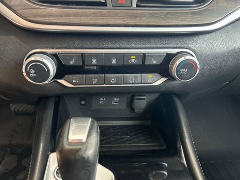 Used 2024 Nissan Altima 2.5 SV w/ SV Premium Package AWD/4WD image 27