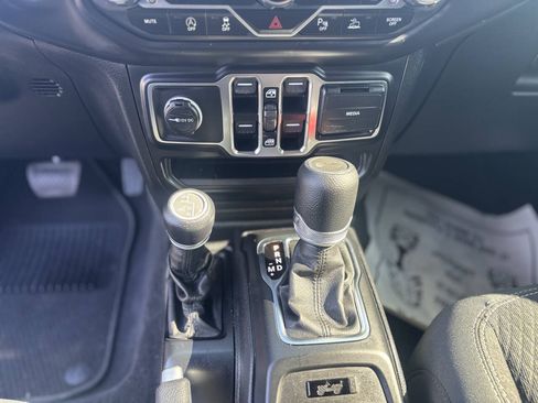 Used 2021 Jeep Wrangler Unlimited Sport AWD/4WD image 16