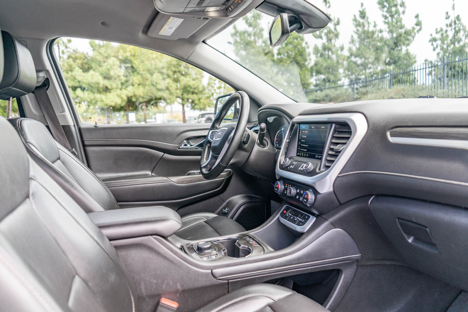 Used 2023 GMC Acadia SLT FWD image 21