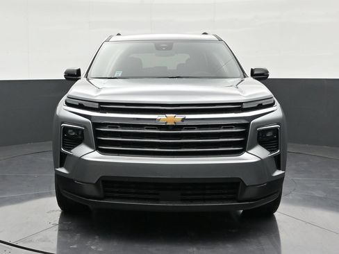 Used 2026 Chevrolet Traverse LT FWD image 8
