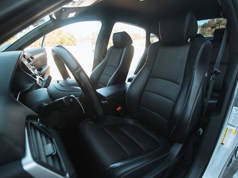 Used 2018 Honda Accord Sport image 9