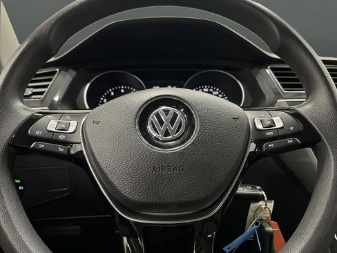 Used 2020 Volkswagen Tiguan S image 13