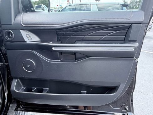 Used 2019 Ford Expedition Platinum RWD image 34