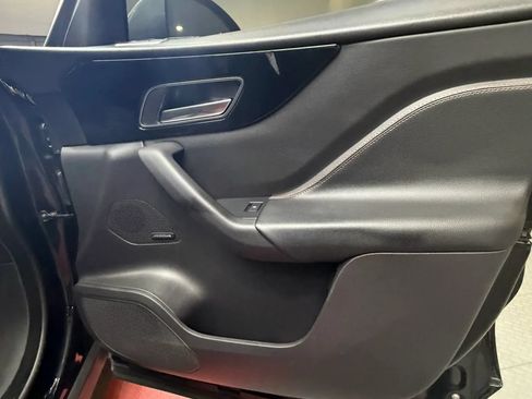 Used 2018 Jaguar F-PACE Prestige AWD/4WD image 38