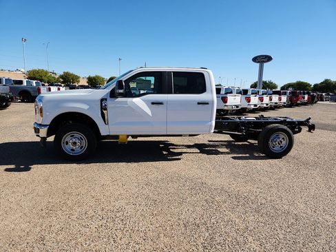 New 2024 Ford F350 XL w/ XL Chrome Package image 2