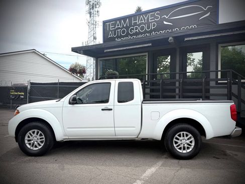 Used 2014 Nissan Frontier SV RWD image 3