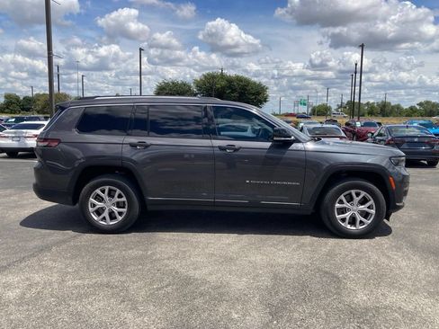 Used 2022 Jeep Grand Cherokee L Limited AWD/4WD image 4