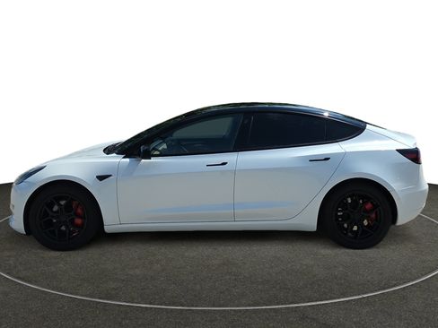 Used 2021 Tesla Model 3 Standard Range Plus RWD image 2