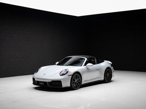 Used 2026 Porsche 911 Targa 4 GTS w/ Premium Package AWD/4WD image 4