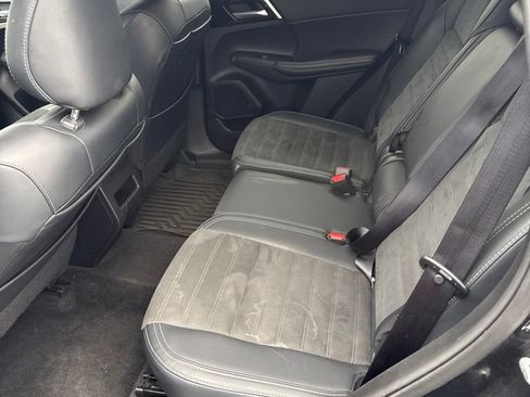 Used 2024 Mitsubishi Outlander SE FWD image 9
