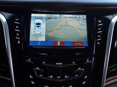 Used 2020 Cadillac Escalade Premium Luxury AWD/4WD image 20