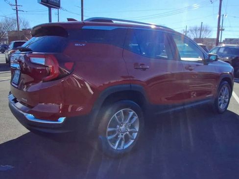Certified 2023 GMC Terrain SLT w/ Infotainment Package II image 2
