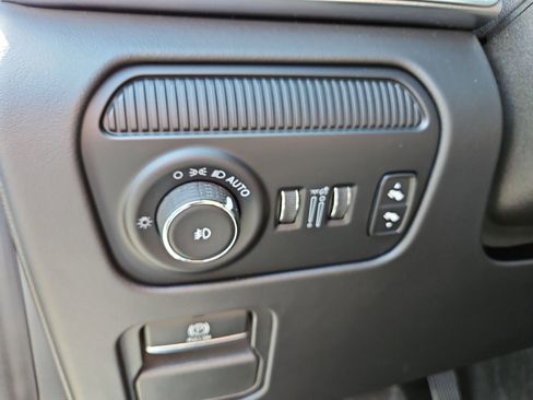 Used 2024 Jeep Grand Wagoneer Series III w/ Quick Order Packagew 28T AWD/4WD image 24