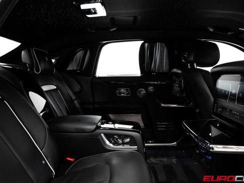 Used 2021 Rolls-Royce Ghost Extended Wheelbase AWD/4WD image 38