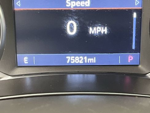 Used 2024 GMC Terrain SLT image 14