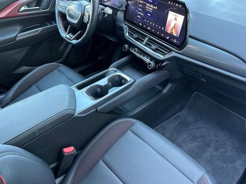 Used 2025 Chevrolet Equinox EV RS FWD image 20