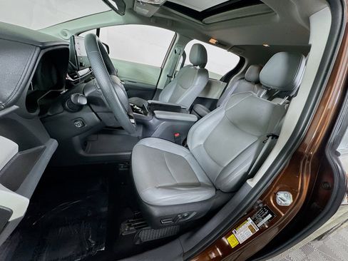 Certified 2022 Toyota Sienna Limited AWD/4WD image 12