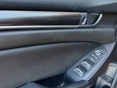 Used 2018 Honda Accord Sport image 13