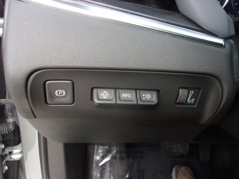 Used 2024 Buick Enclave Premium AWD/4WD image 23