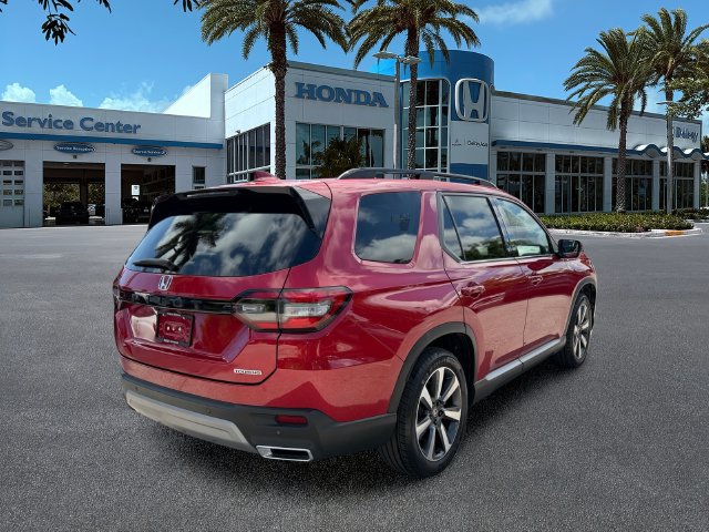 Used 2024 Honda Pilot Touring image 8