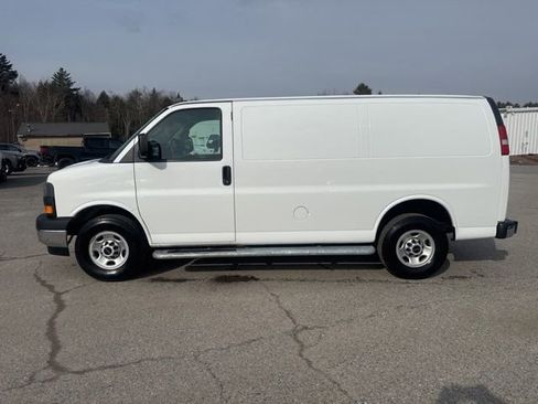 Used 2024 GMC Savana 2500 w/ Driver Convenience Package RWD image 3