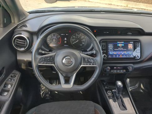 Used 2021 Nissan Kicks SR image 16