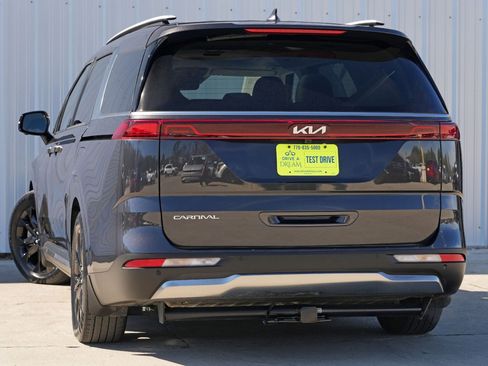 Used 2024 Kia Carnival SX Prestige image 6