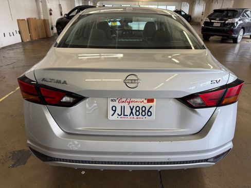 Used 2024 Nissan Altima 2.5 SV image 5