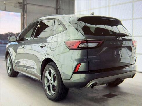 Certified 2023 Ford Escape ST-Line w/ Tech Pack #1 AWD/4WD image 3