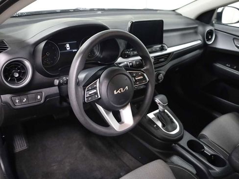 Used 2024 Kia Forte LXS w/ LXS Technology Package image 4