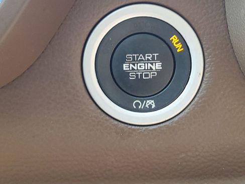 Used 2019 RAM 1500 Laramie image 38