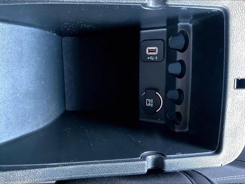 Used 2019 Jeep Cherokee Latitude w/ Popular Appearance Group FWD image 32